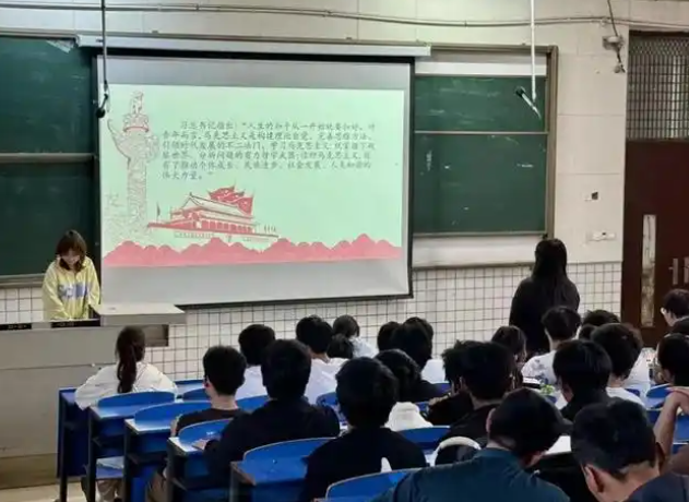 而是学生生长的殿堂讲堂是教育的主阵地也是学生生长的重要 而是学生生长的殿堂讲堂是教育的主阵地也是学生生长的重要